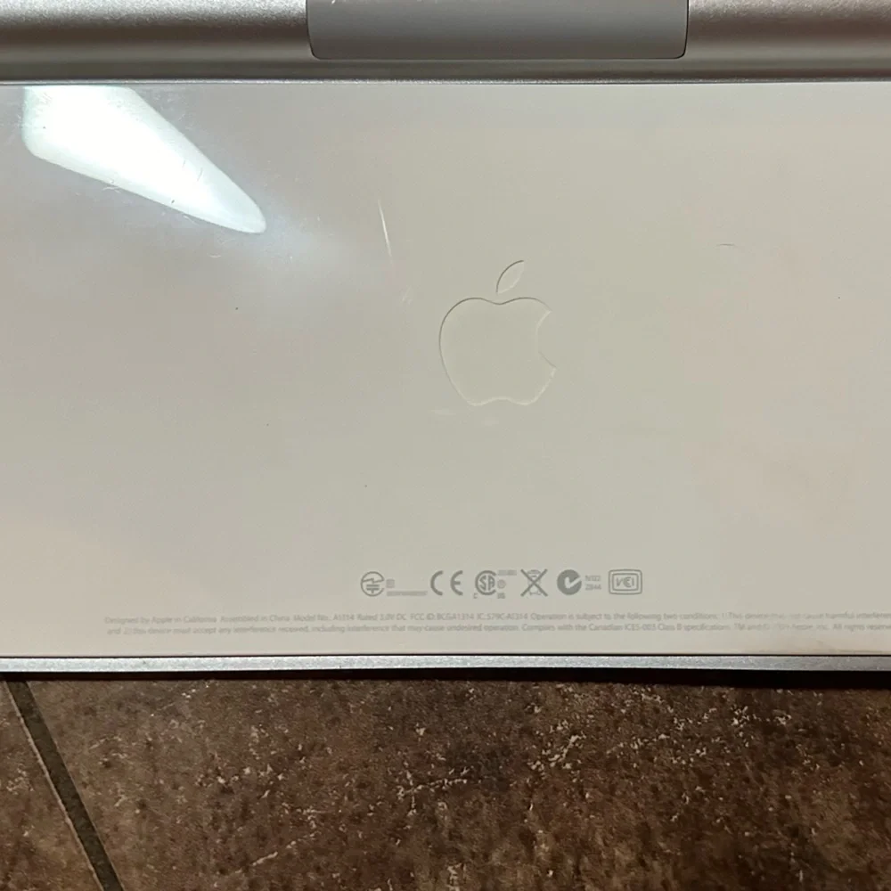 Apple wireless keyboard